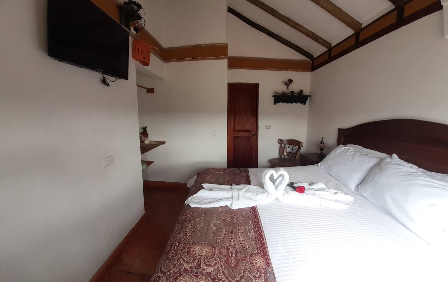 Espacio romántico con vino